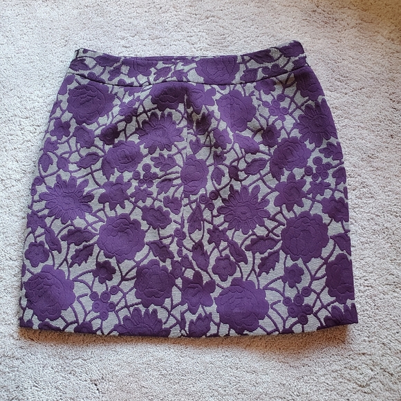 Ann Taylor Loft Burgandy Skirt size 6 - Picture 2 of 5